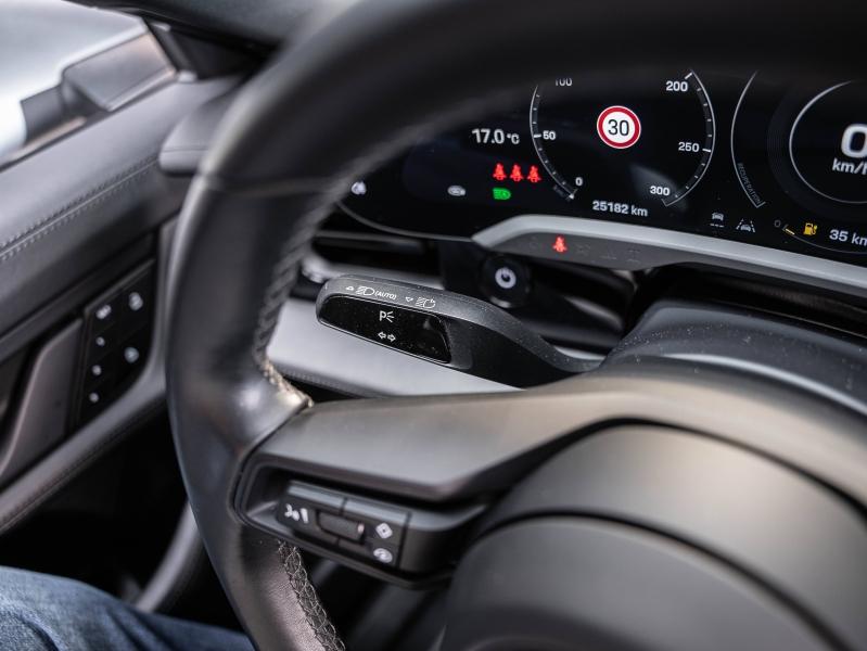 Voitures occasions PORSCHE Taycan Sport Turismo Base Champagne-au-Mont-d'Or