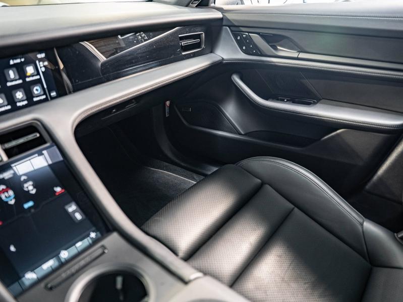 Voitures occasions PORSCHE Taycan Sport Turismo Base Champagne-au-Mont-d'Or