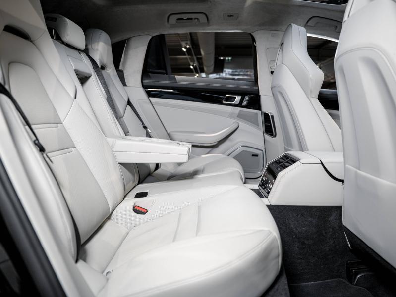 Voitures occasions PORSCHE Panamera Spt Turismo Turbo S Champagne-au-Mont-d'Or