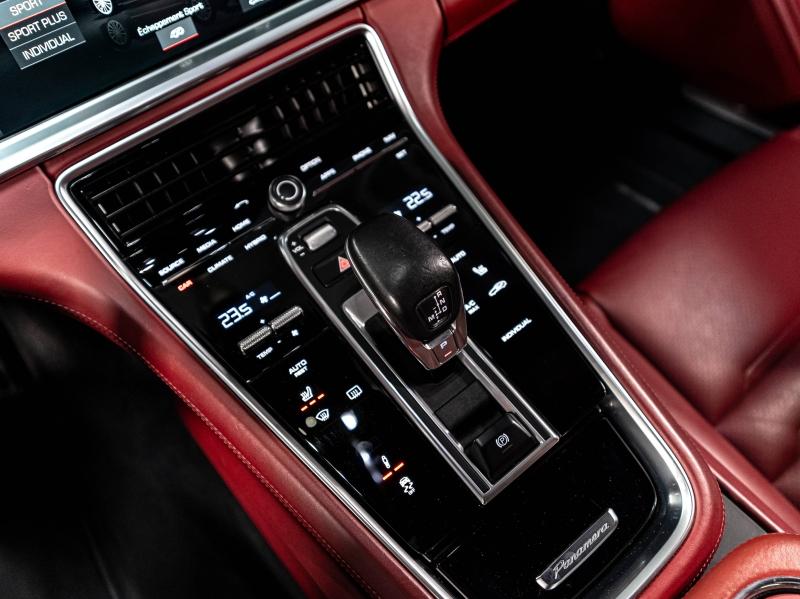 Voitures occasions PORSCHE PANAMERA 4 E-Hybrid Champagne-au-Mont-d'Or
