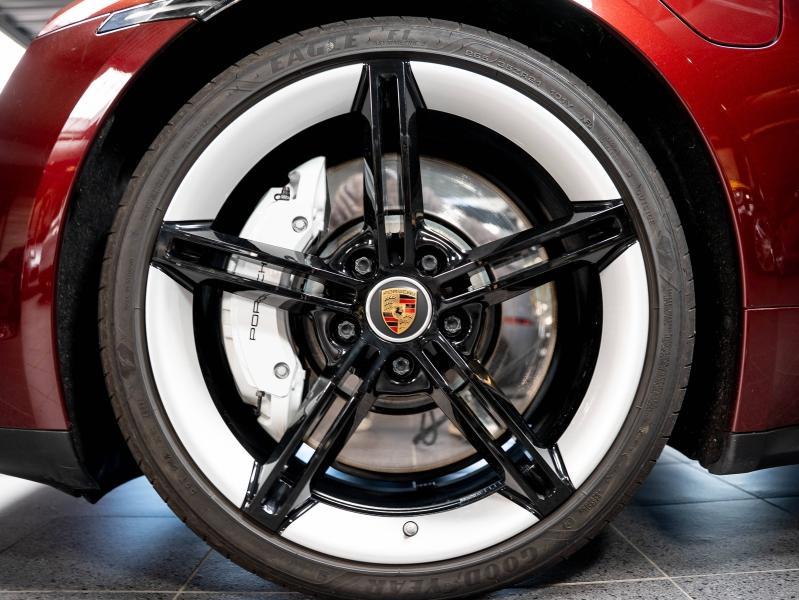 Voitures occasions PORSCHE Taycan Base Champagne-au-Mont-d'Or