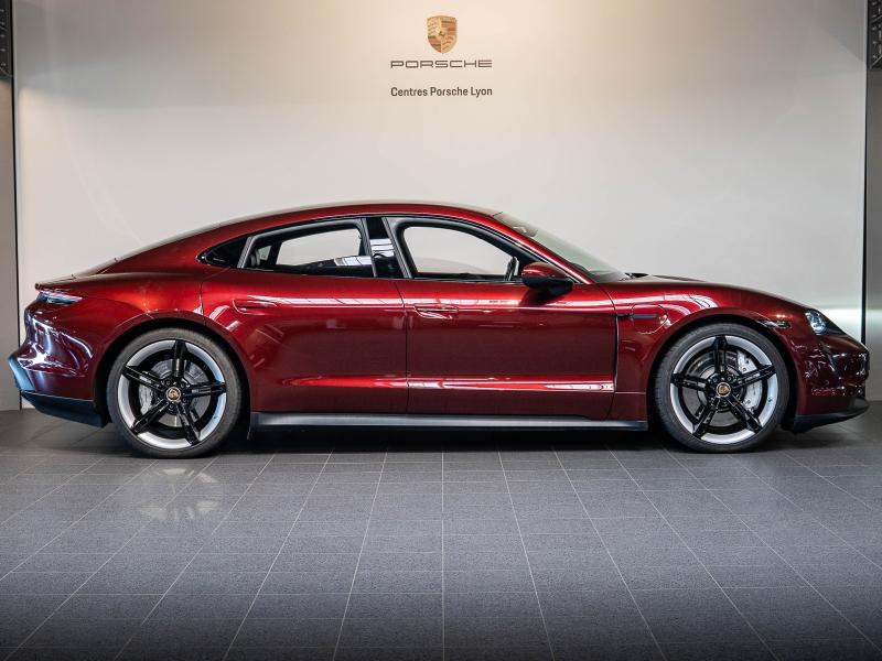 Voitures occasions PORSCHE Taycan Base Champagne-au-Mont-d'Or