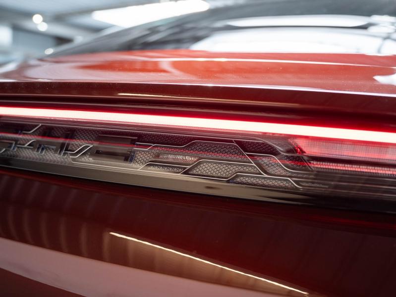 Voitures occasions PORSCHE Taycan Base Champagne-au-Mont-d'Or