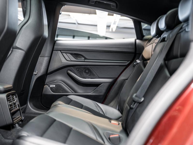 Voitures occasions PORSCHE Taycan Base Champagne-au-Mont-d'Or