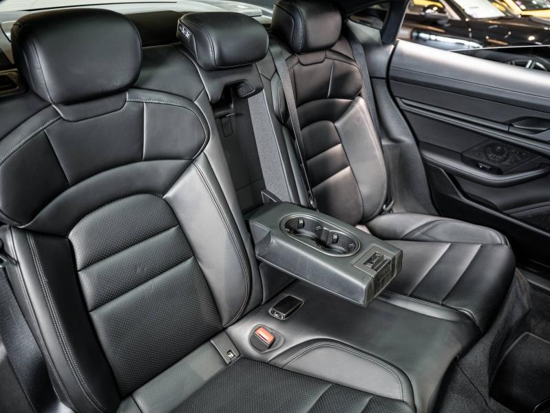 Voitures occasions PORSCHE Taycan Base Champagne-au-Mont-d'Or