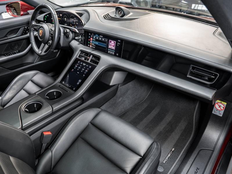 Voitures occasions PORSCHE Taycan Base Champagne-au-Mont-d'Or