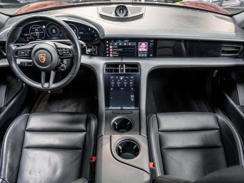 Voitures occasions PORSCHE Taycan Base Champagne-au-Mont-d'Or