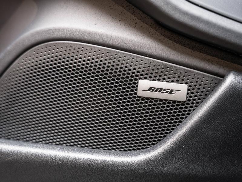 Voitures occasions PORSCHE Taycan Base Champagne-au-Mont-d'Or