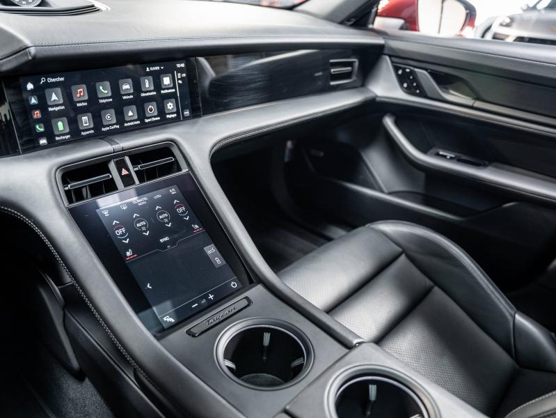 Voitures occasions PORSCHE Taycan Base Champagne-au-Mont-d'Or