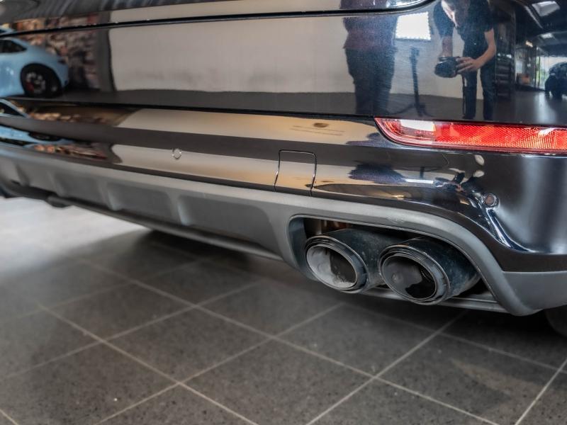 Voitures occasions PORSCHE CAYENNE E-Hybrid Champagne-au-Mont-d'Or