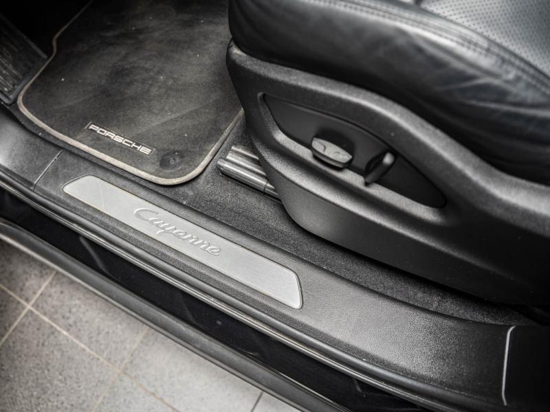 Voitures occasions PORSCHE CAYENNE E-Hybrid Champagne-au-Mont-d'Or