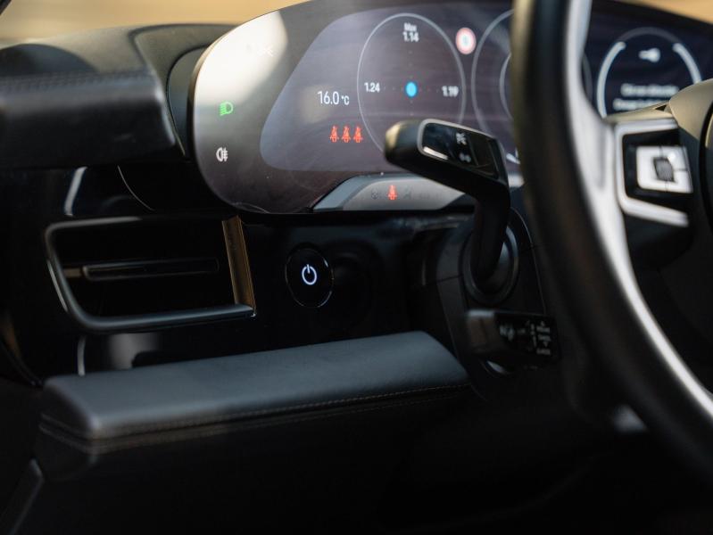 Voitures occasions PORSCHE Taycan Turbo Champagne-au-Mont-d'Or