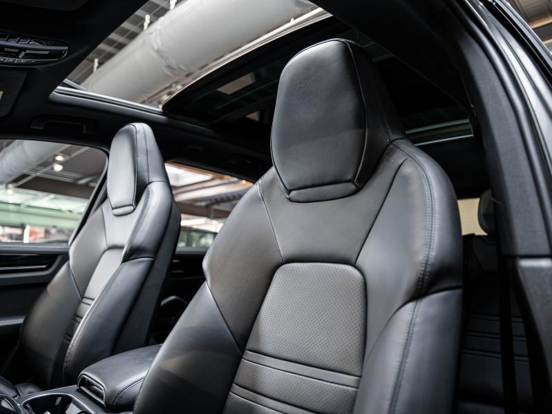 Voitures occasions PORSCHE CAYENNE E-Hybrid Champagne-au-Mont-d'Or