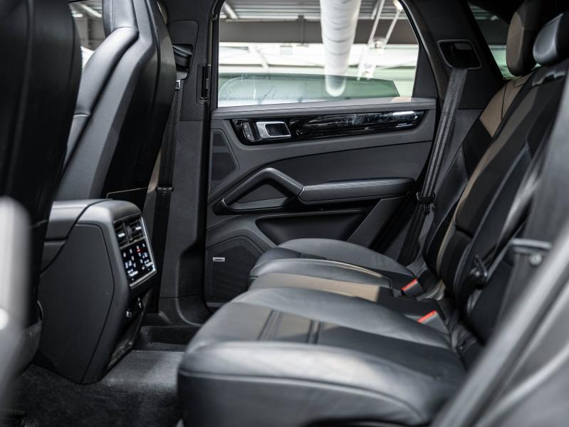 Voitures occasions PORSCHE CAYENNE E-Hybrid Champagne-au-Mont-d'Or