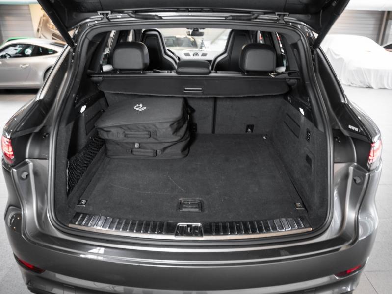 Voitures occasions PORSCHE CAYENNE E-Hybrid Champagne-au-Mont-d'Or