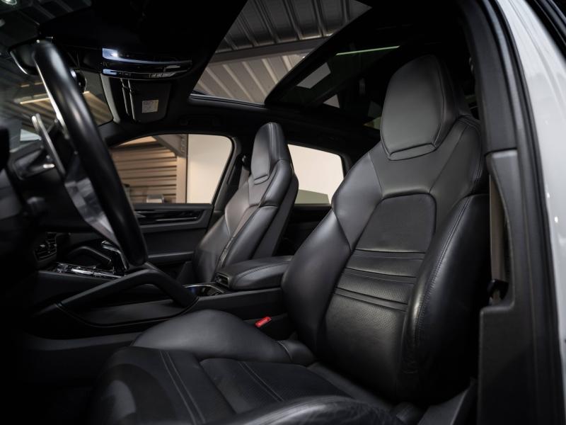 Voitures occasions PORSCHE CAYENNE E-Hybrid Champagne-au-Mont-d'Or