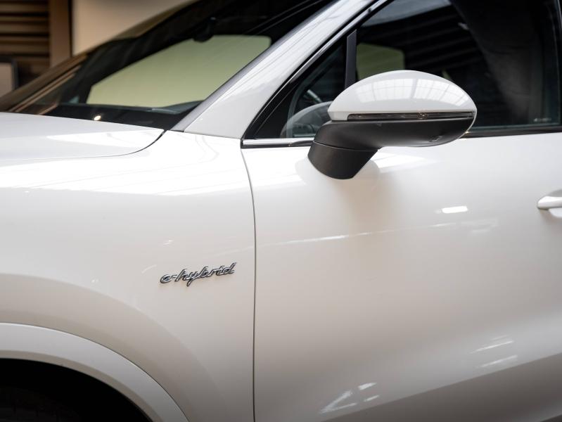 Voitures occasions PORSCHE CAYENNE E-Hybrid Champagne-au-Mont-d'Or