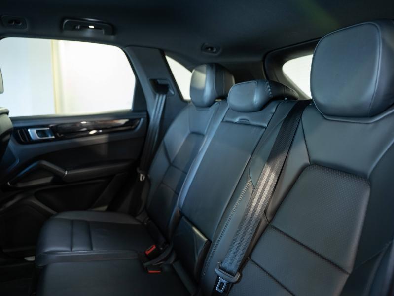 Voitures occasions PORSCHE CAYENNE Base Champagne-au-Mont-d'Or