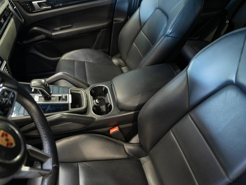 Voitures occasions PORSCHE CAYENNE Base Champagne-au-Mont-d'Or