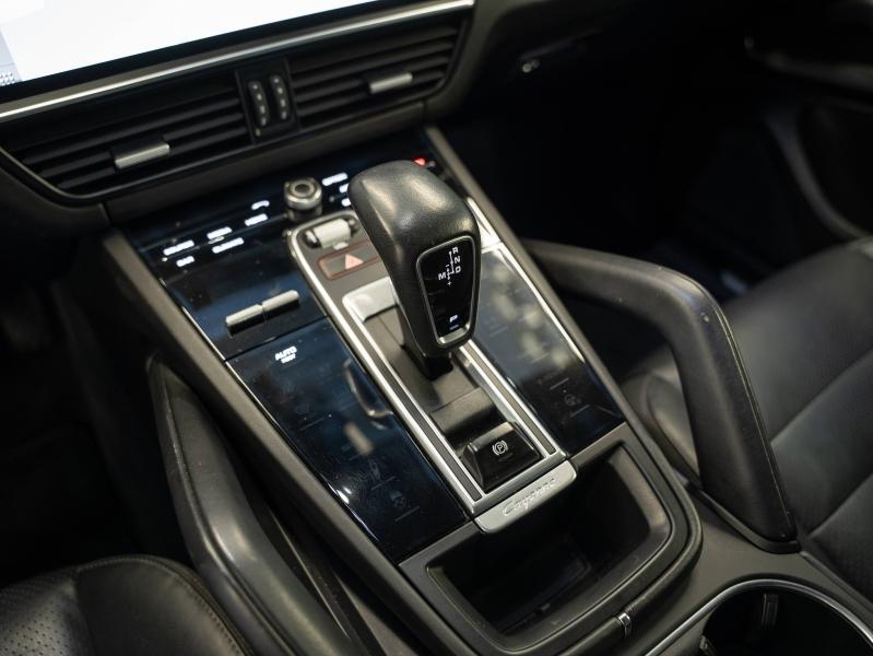 Voitures occasions PORSCHE CAYENNE Base Champagne-au-Mont-d'Or
