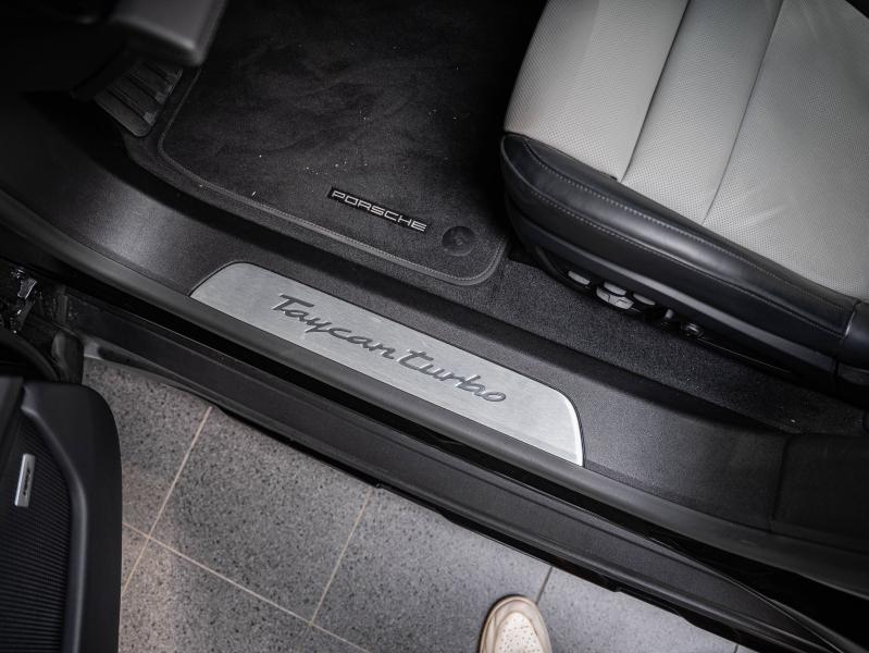 Voitures occasions PORSCHE Taycan Cross Turismo Turbo Champagne-au-Mont-d'Or
