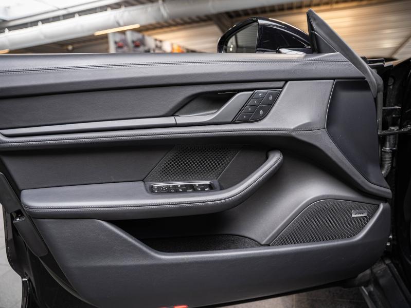 Voitures occasions PORSCHE Taycan Cross Turismo Turbo Champagne-au-Mont-d'Or