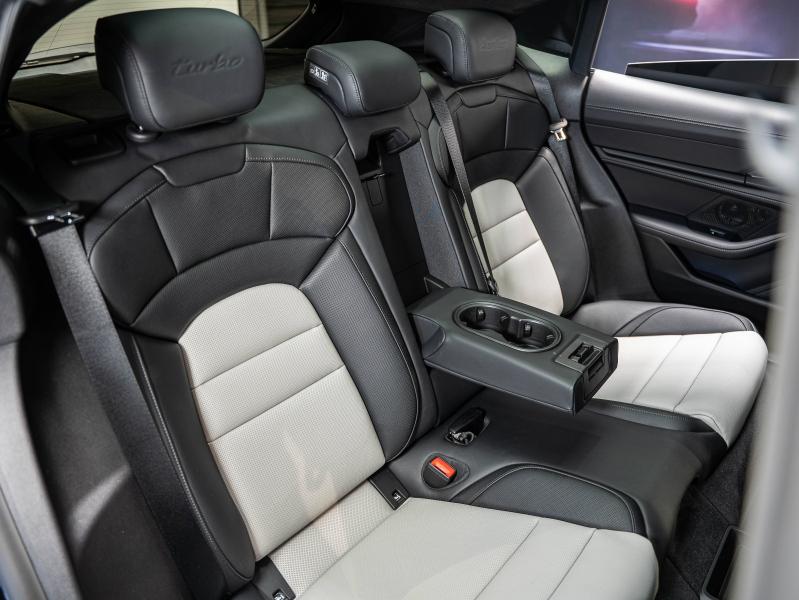 Voitures occasions PORSCHE Taycan Cross Turismo Turbo Champagne-au-Mont-d'Or