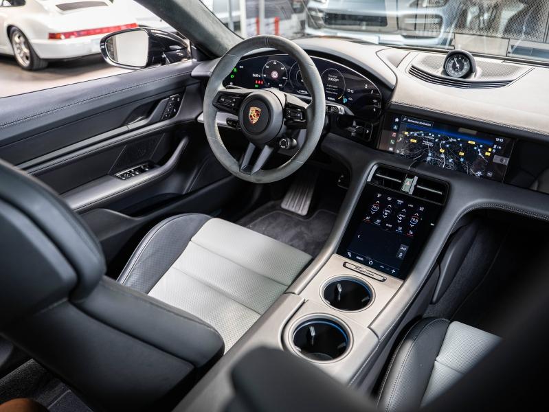 Voitures occasions PORSCHE Taycan Cross Turismo Turbo Champagne-au-Mont-d'Or