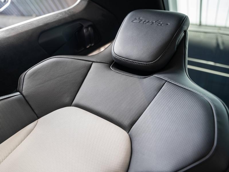 Voitures occasions PORSCHE Taycan Cross Turismo Turbo Champagne-au-Mont-d'Or