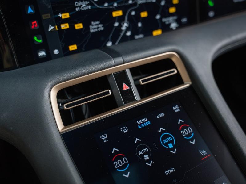 Voitures occasions PORSCHE Taycan Sport Turismo 4S Champagne-au-Mont-d'Or