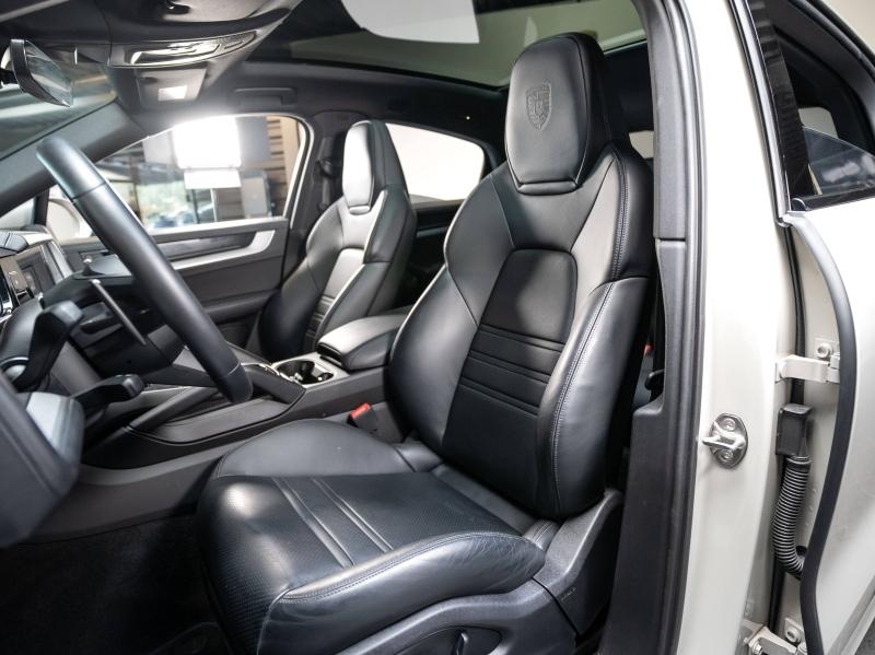 Voitures occasions PORSCHE Cayenne Coupe E-Hybrid Champagne-au-Mont-d'Or