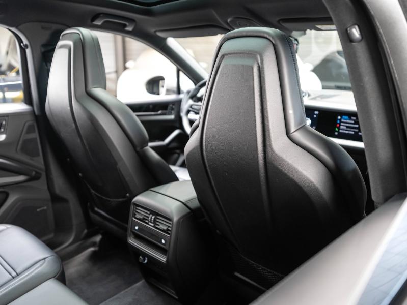 Voitures occasions PORSCHE Cayenne Coupe E-Hybrid Champagne-au-Mont-d'Or