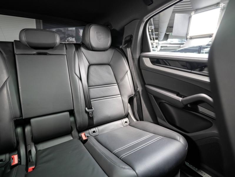 Voitures occasions PORSCHE Cayenne Coupe E-Hybrid Champagne-au-Mont-d'Or