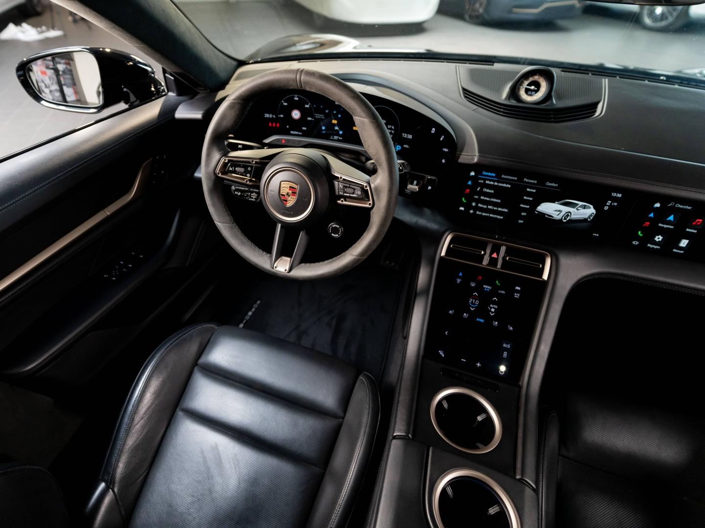Voitures occasions PORSCHE Taycan Sport Turismo Turbo Champagne-au-Mont-d'Or