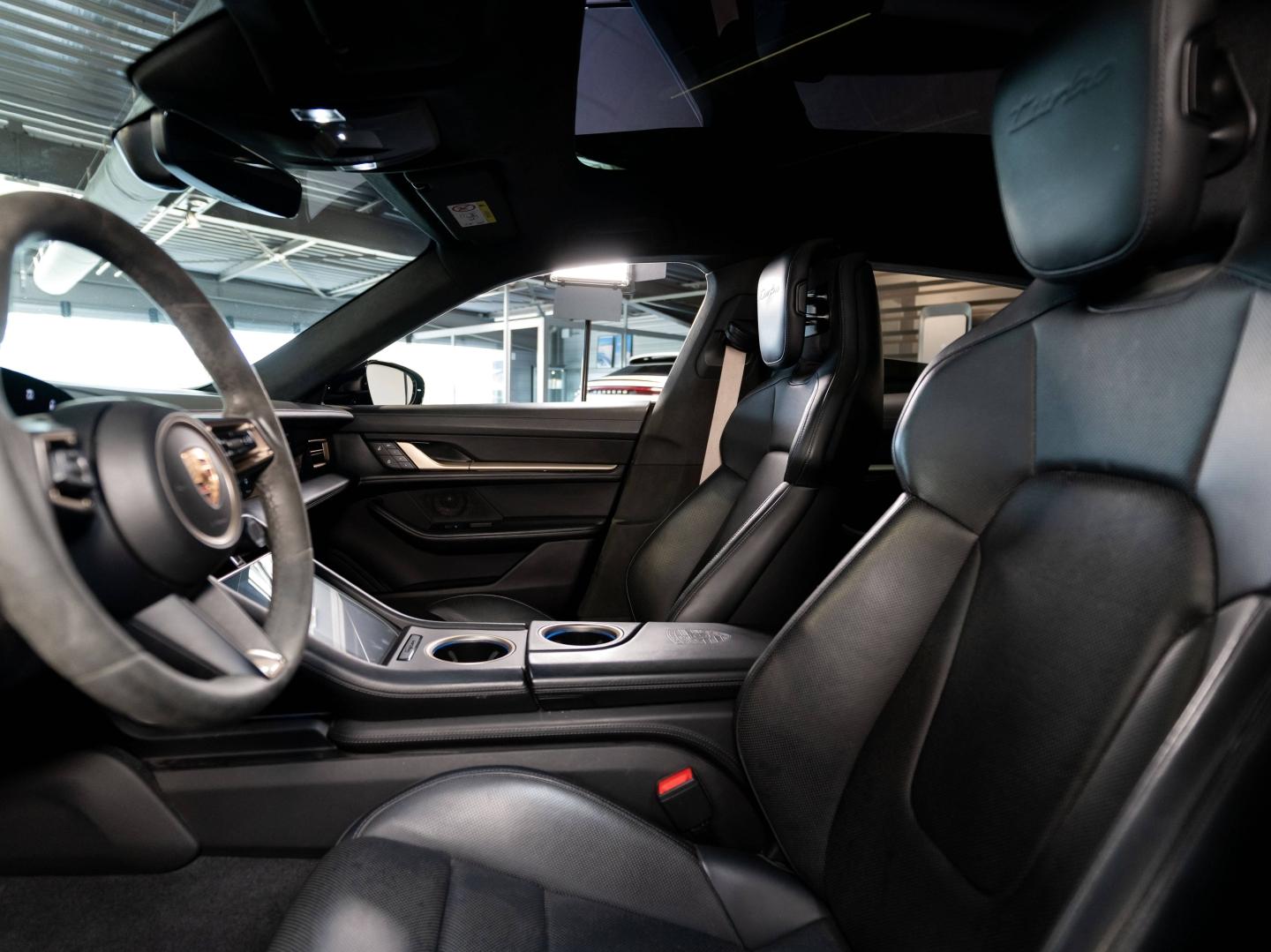 Voitures occasions PORSCHE Taycan Sport Turismo Turbo Champagne-au-Mont-d'Or