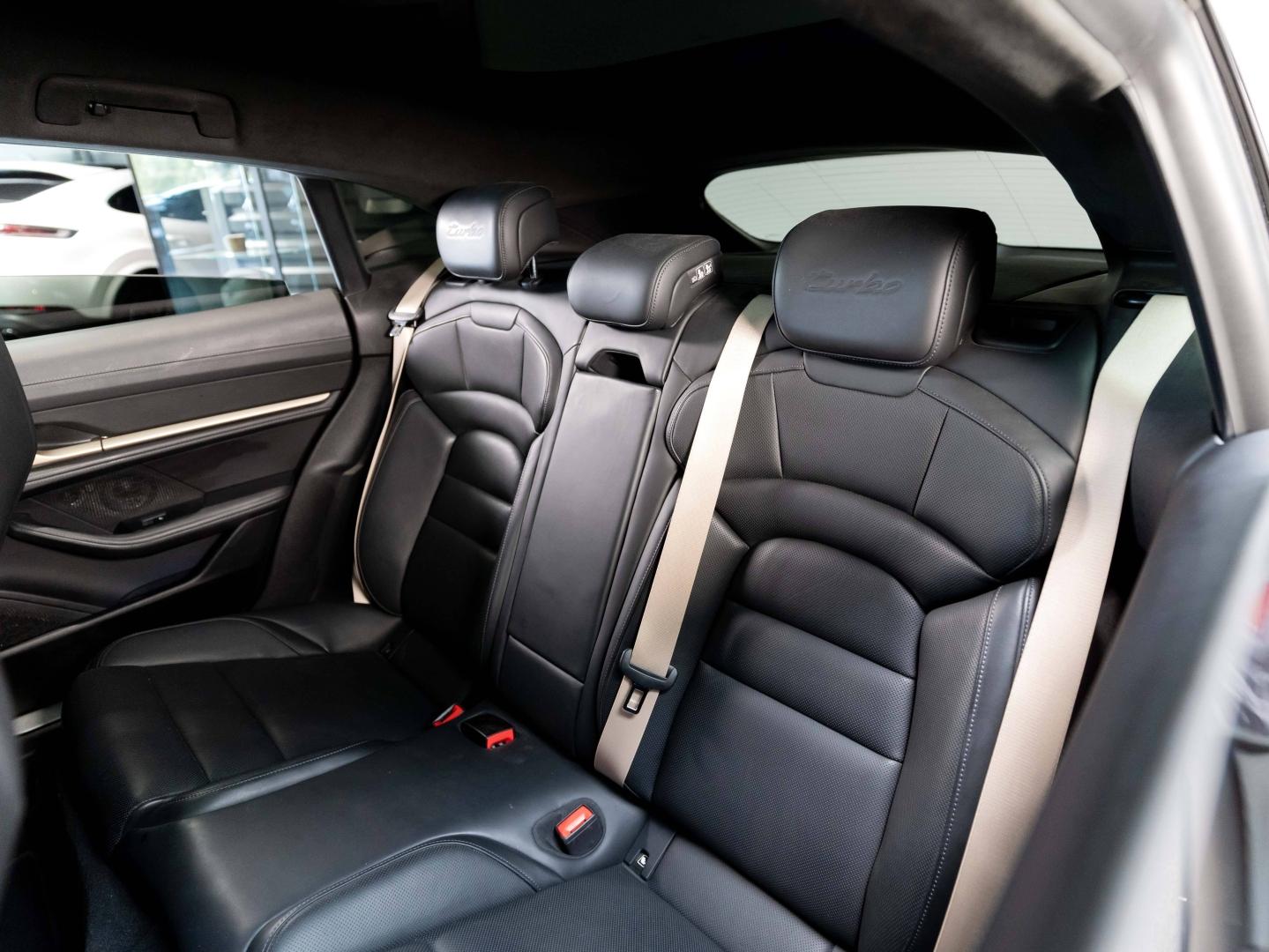 Voitures occasions PORSCHE Taycan Sport Turismo Turbo Champagne-au-Mont-d'Or