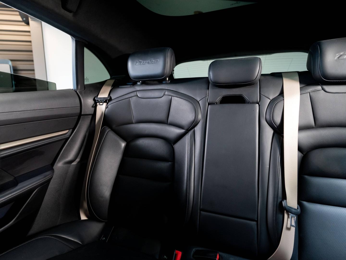 Voitures occasions PORSCHE Taycan Sport Turismo Turbo Champagne-au-Mont-d'Or
