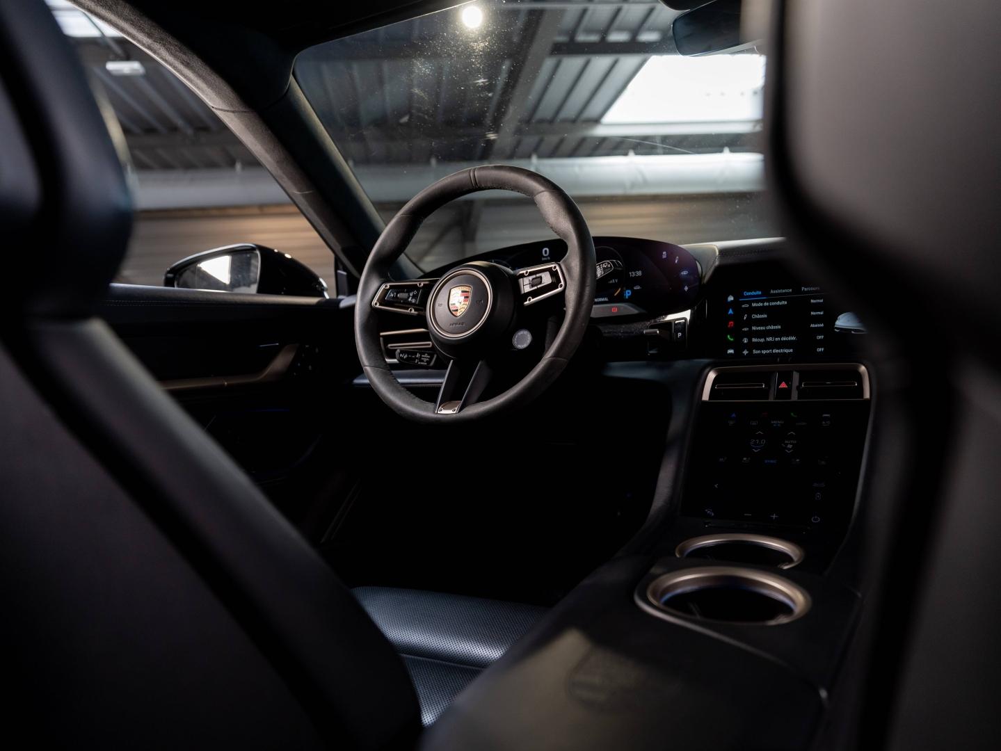 Voitures occasions PORSCHE Taycan Sport Turismo Turbo Champagne-au-Mont-d'Or