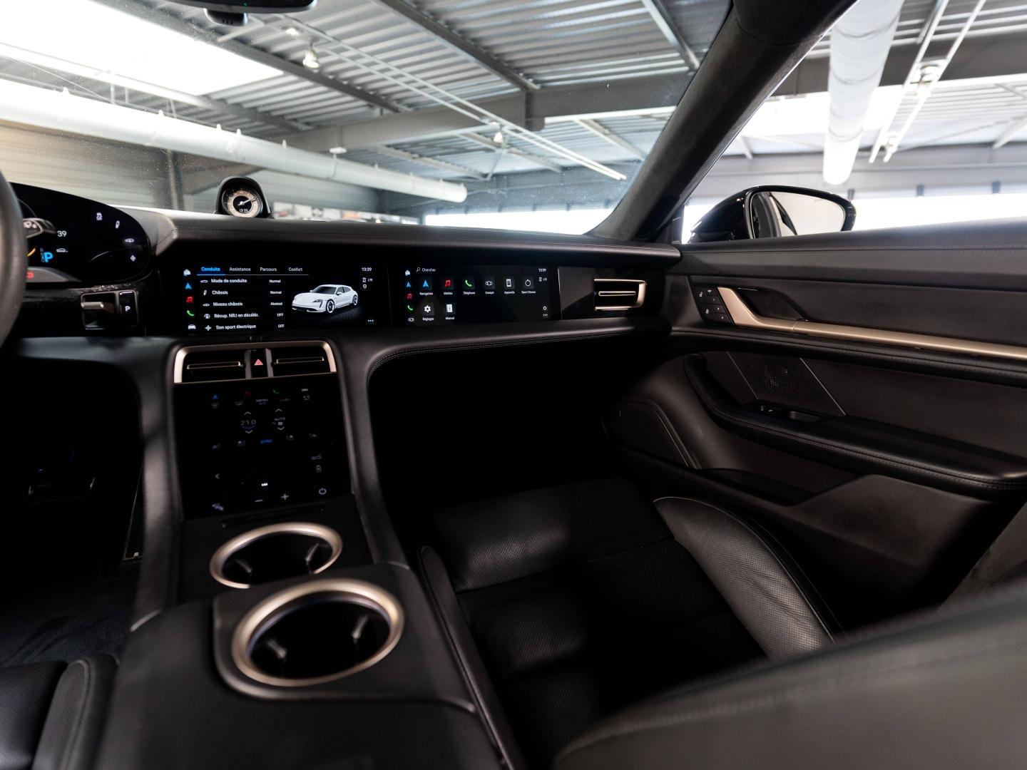 Voitures occasions PORSCHE Taycan Sport Turismo Turbo Champagne-au-Mont-d'Or
