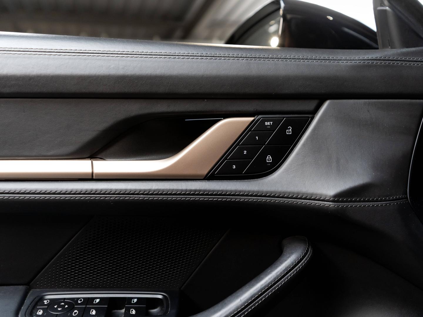 Voitures occasions PORSCHE Taycan Sport Turismo Turbo Champagne-au-Mont-d'Or