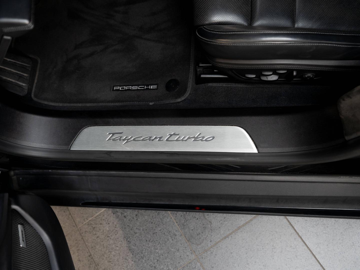 Voitures occasions PORSCHE Taycan Sport Turismo Turbo Champagne-au-Mont-d'Or