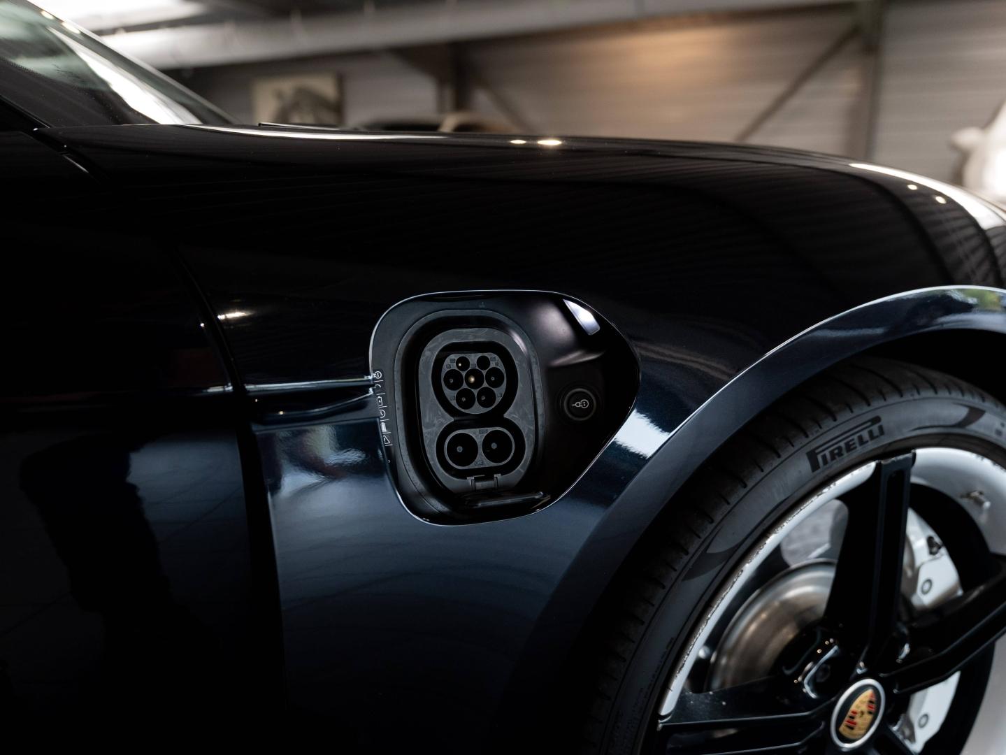 Voitures occasions PORSCHE Taycan Sport Turismo Turbo Champagne-au-Mont-d'Or