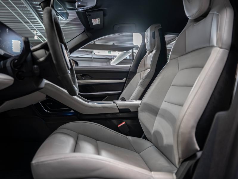 Voitures occasions PORSCHE Taycan Cross Turismo 4S Champagne-au-Mont-d'Or