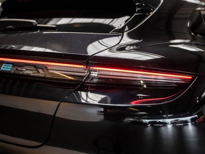 Voitures occasions PORSCHE Taycan Cross Turismo 4S Champagne-au-Mont-d'Or