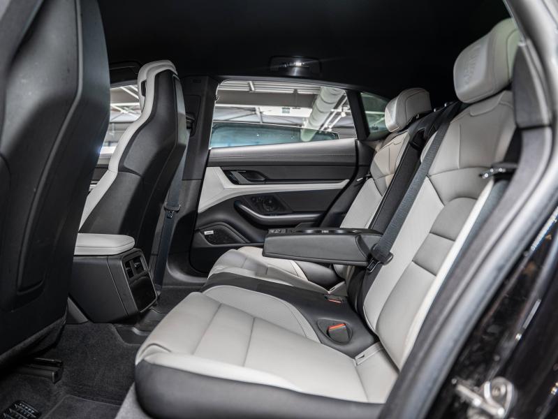 Voitures occasions PORSCHE Taycan Cross Turismo 4S Champagne-au-Mont-d'Or