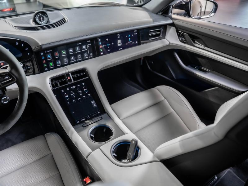 Voitures occasions PORSCHE Taycan Cross Turismo 4S Champagne-au-Mont-d'Or