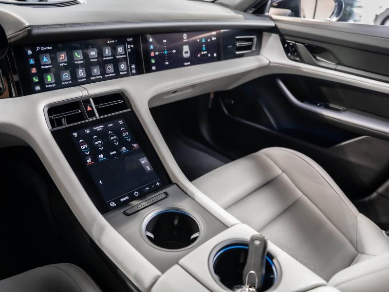 Voitures occasions PORSCHE Taycan Cross Turismo 4S Champagne-au-Mont-d'Or