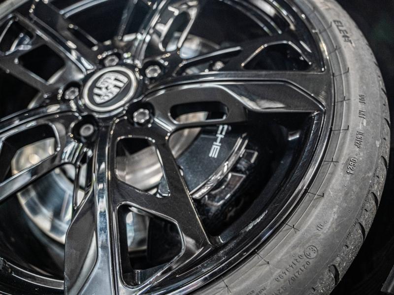 Voitures occasions PORSCHE Taycan Cross Turismo 4S Champagne-au-Mont-d'Or