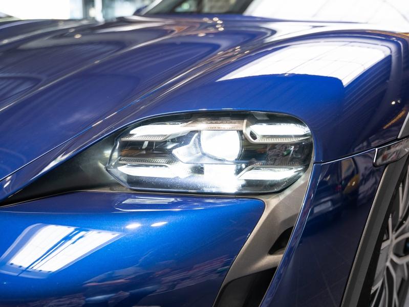 Voitures occasions PORSCHE Taycan Cross Turismo 4S Champagne-au-Mont-d'Or