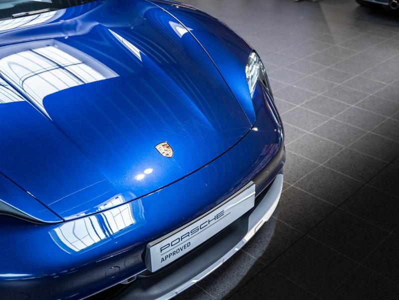 Voitures occasions PORSCHE Taycan Cross Turismo 4S Champagne-au-Mont-d'Or